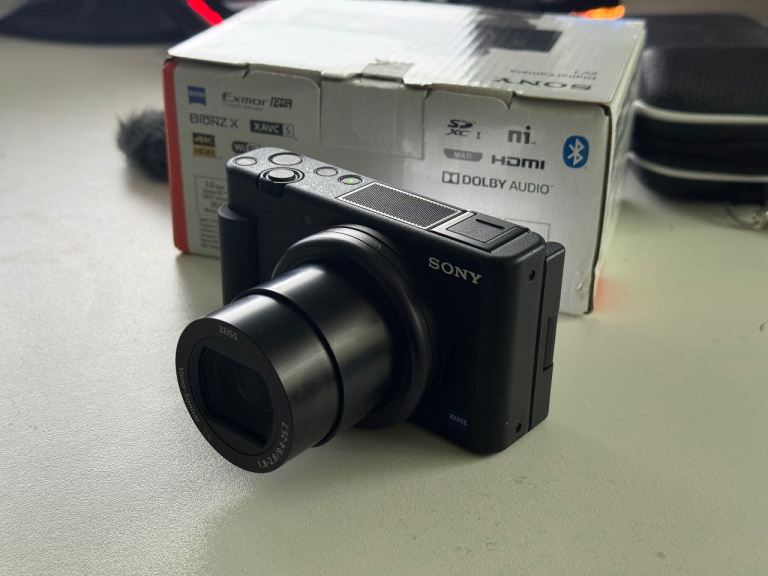Sony ZV1 4K Digital Video Vlogging Camera - Black