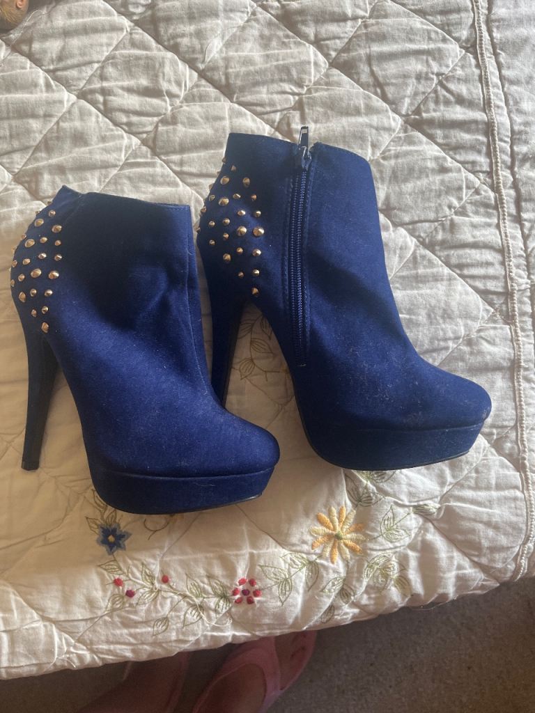 Navy Blue Studded Ankle Boots with High Heel – Good Condition