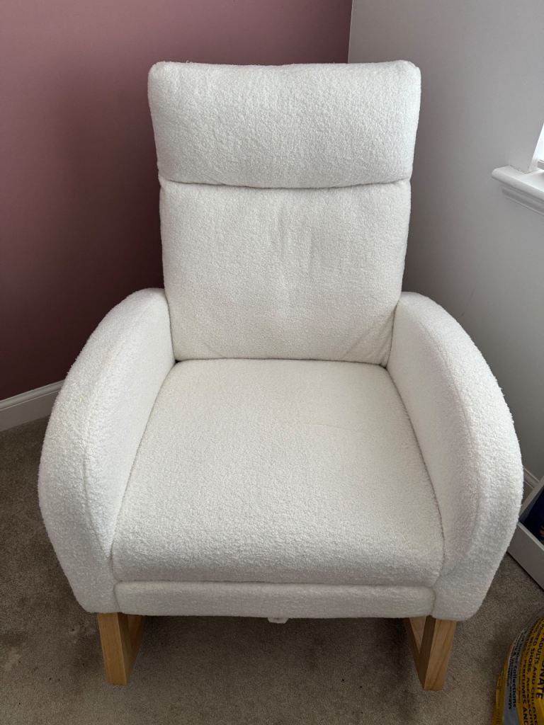 Deketto nursing chair 