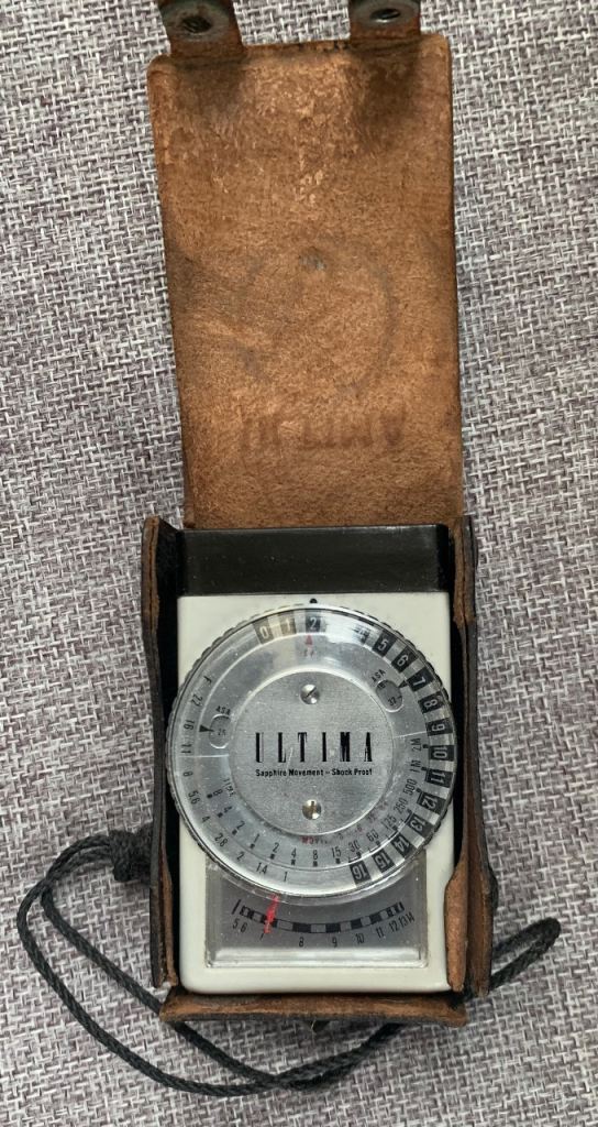 Vintage sapphire movement light meter