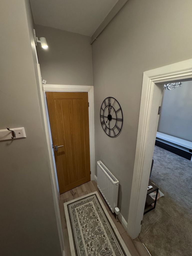 Stunning 1 bed 1 box room with en suite