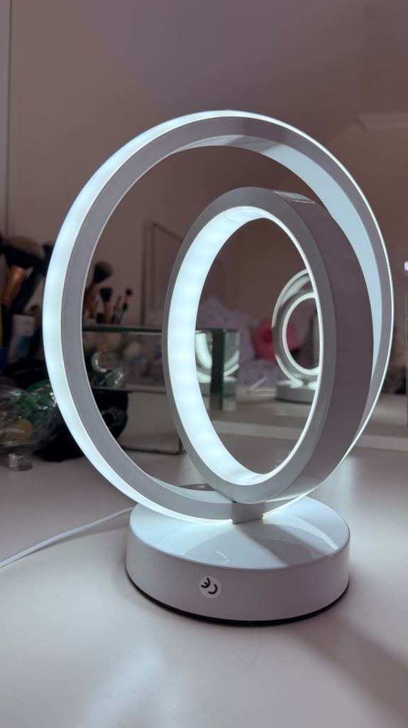 Lovely Modern LED Desk Lamp - Adjustable Brightness & Temperature