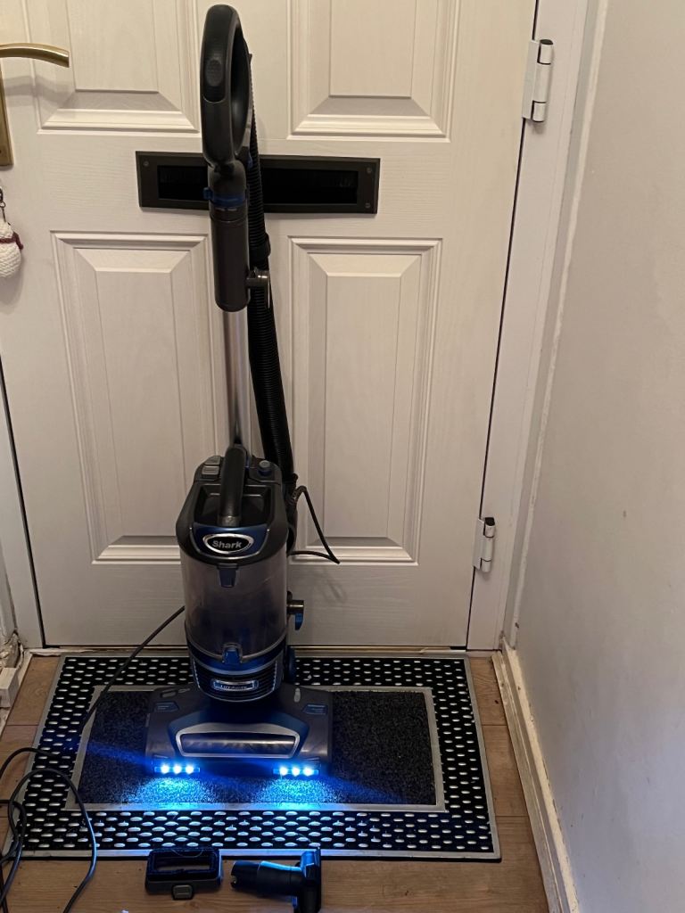 Shark Lift Away/Led Light/Animal/Multi Floor Vacuum Cleaner/Tools 