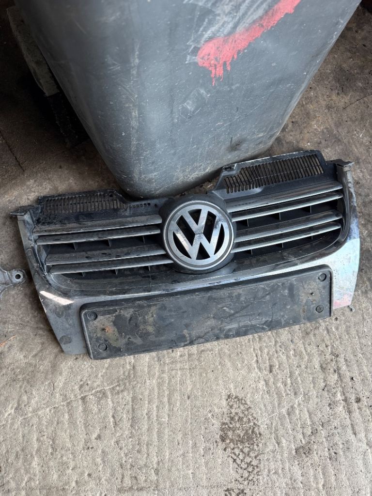Volkswagen Jetta Mk5 Front Grill 