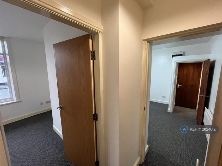 1 bedroom flat in Whitehall St, Rochdale, OL12 (1 bed) (#2824612)