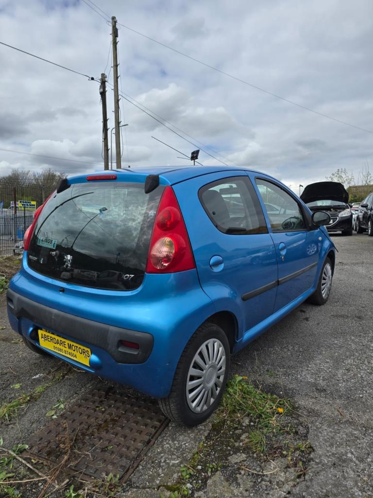 PEUGEOT 208 1.4 HDi Access+ 2012