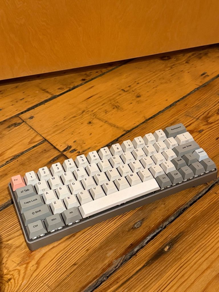 GK64 Keyboard - Aluminium - Gateron Yellows and Box navy