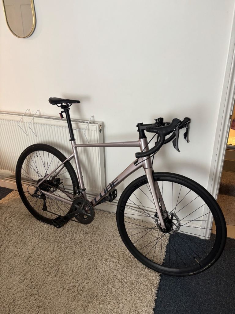 Women’s Cube road bike
