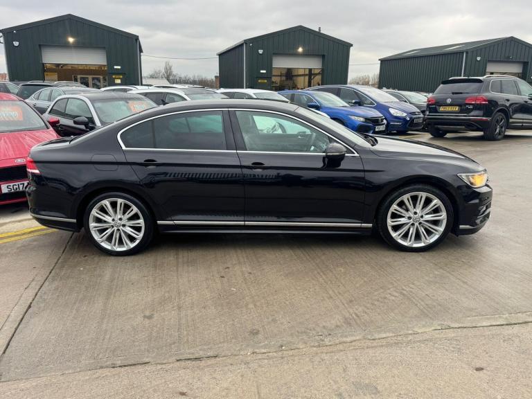 2015 Volkswagen Passat 2.0 TDI SCR 190 R-Line 4dr SALOON DIESEL Manual