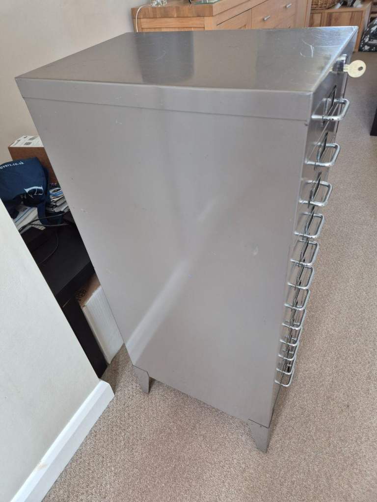 Stor ALL STEEL 12 drawer cabinet