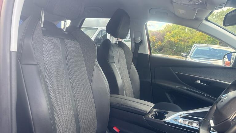 2019 Peugeot 3008 1.2 PureTech Allure EAT Euro 6 (s/s) 5dr SUV Petrol Automatic