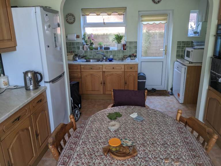 DOUBLE ROOM IN LUXURY PROPERTY NEAR LOCAL AMENITIES