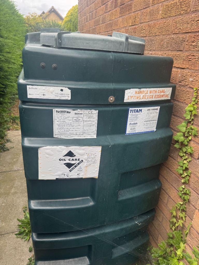 Titan 1000 litres Oil Tank with 300-400 litres heating oil
