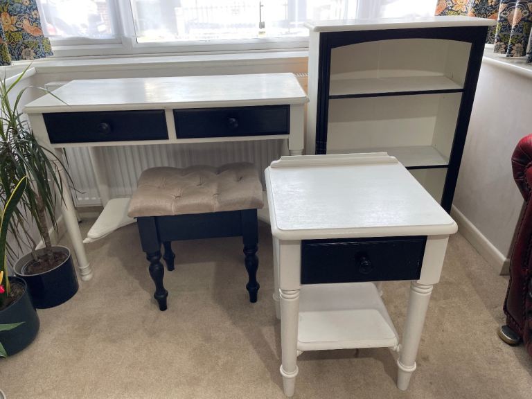 Free Ducal painted bedroom furniture