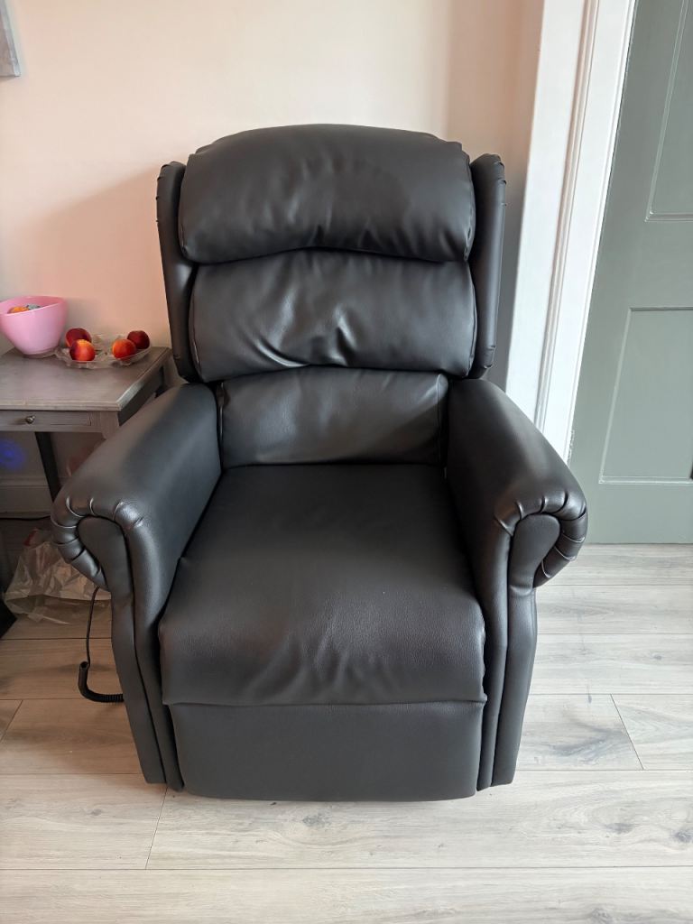 Rise and recliner chair