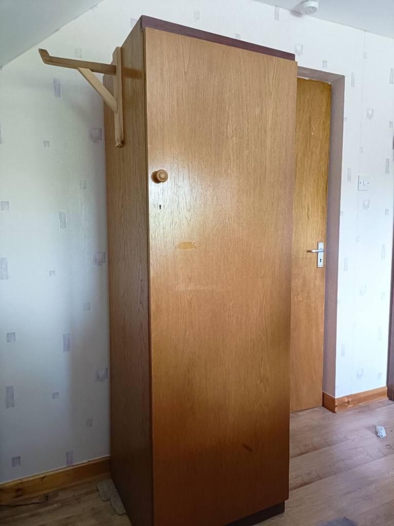 Wooden Single Wardrobe with Hanging Rail and drawers– Good Condition