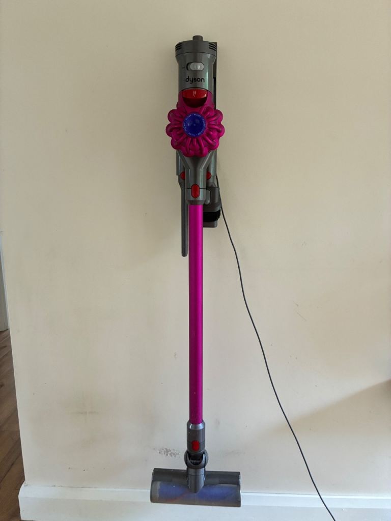 Dyson V7 Cordless Vacuum Cleaner – Good Condition, Pink/Grey