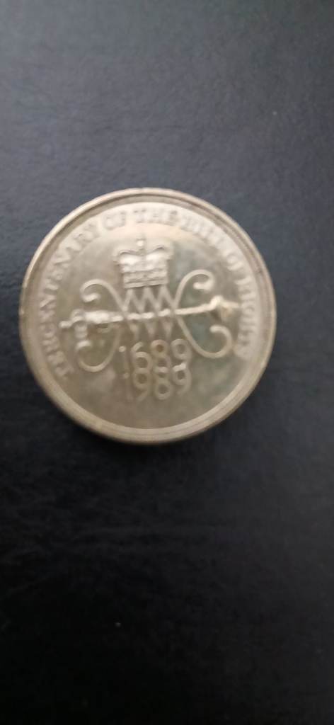 Queen elizabeth 2nd 1989 2 pound coin