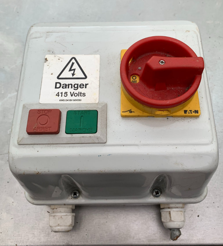 3 phase Dol contactor.