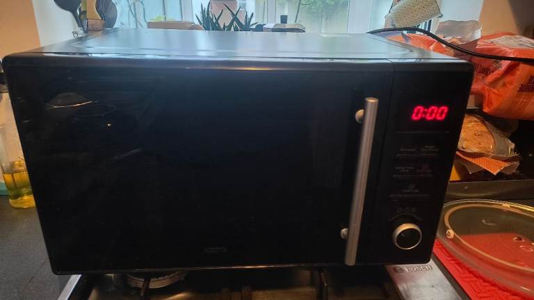 DeLonghi 900W ceramic microwave 