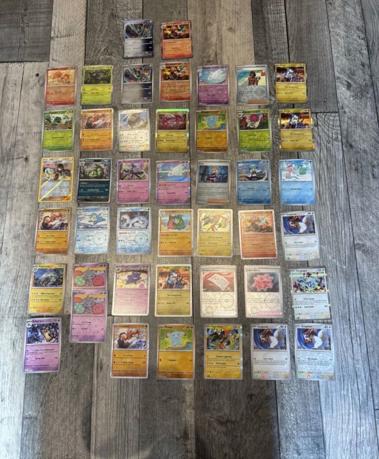 Pokémon cards holo / reverse holo bundle 