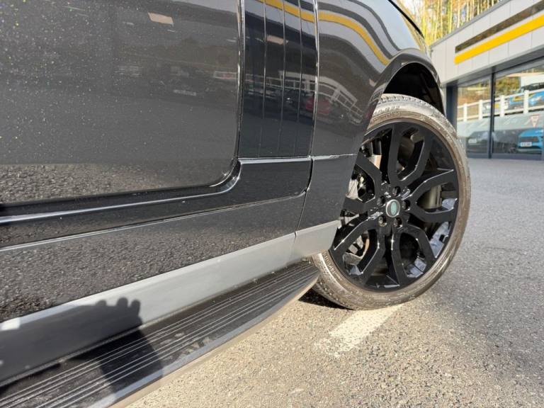 2020 70 RANGE ROVER 3.0 SD V6 VOGUE SE Diesel Auto with only 38,000 miles