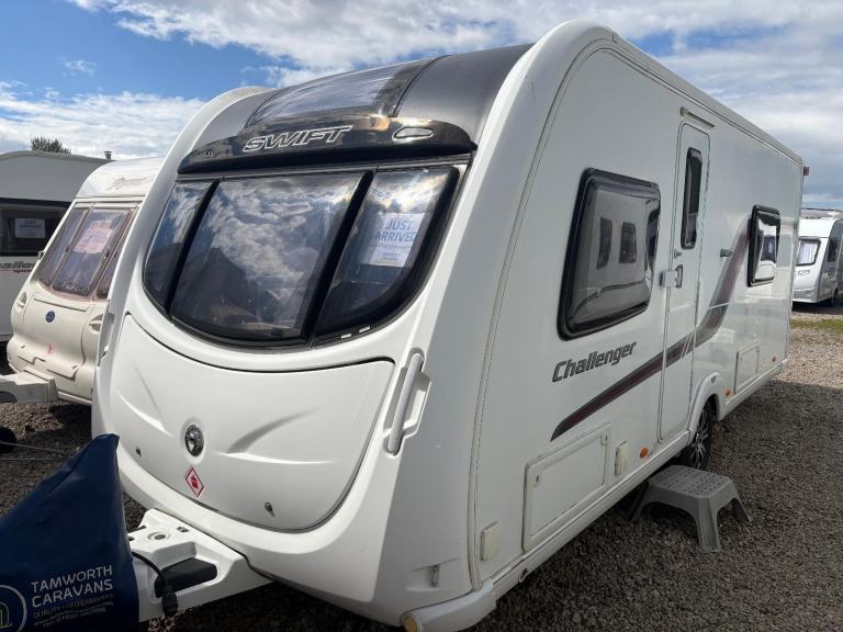 SWIFT CHALLENGER 565 - FIXED SINGLE BEDS + END WASHROOM + MOTORMOVER