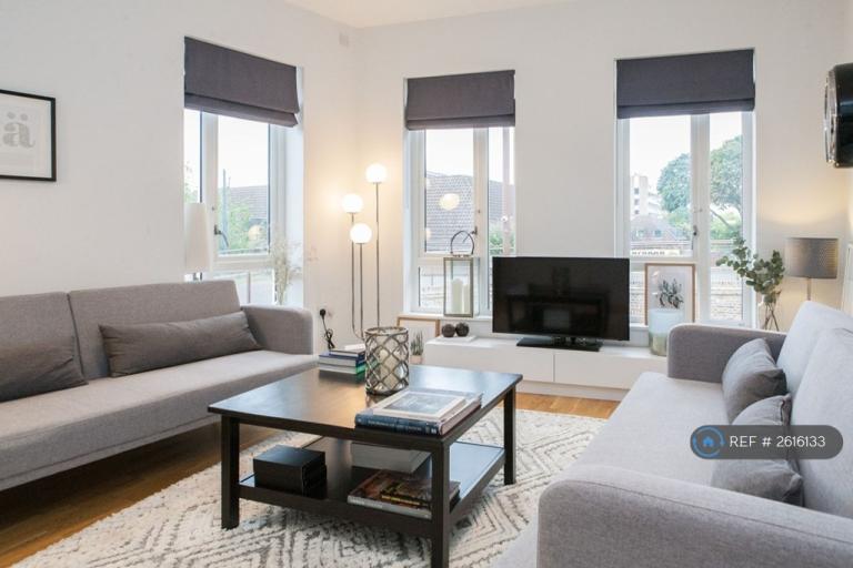 3 bedroom house in St. Pauls House, London, SE8 (3 bed) (#2616133)