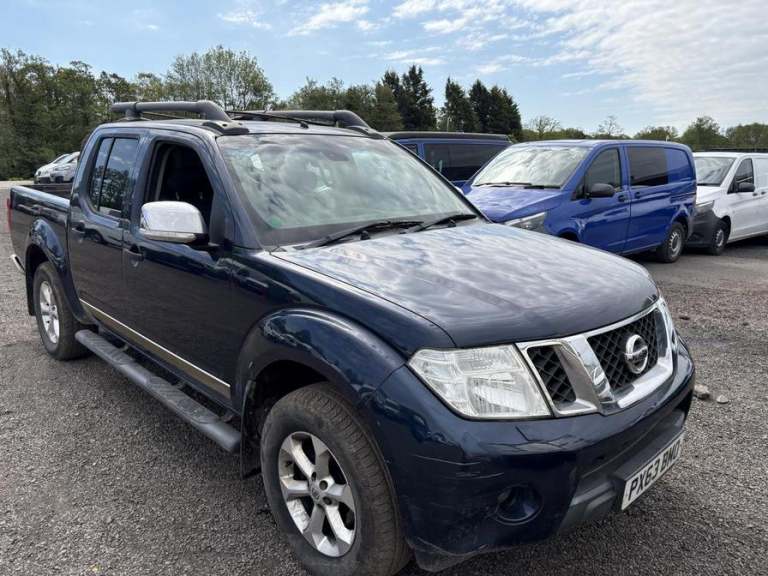 2013 Nissan Navara Double Cab Pick Up Tekna 2.5dCi 190 4WD PICK UP DIESEL Manual
