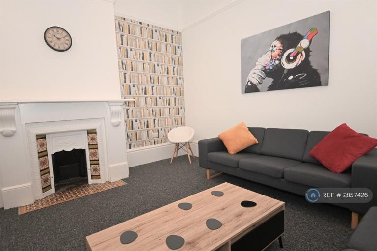 1 bedroom in Victoria Road North, Southsea, PO5 (#2857426)