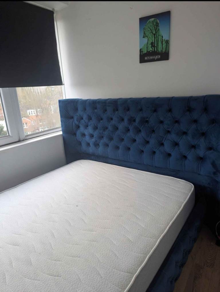 King size storage bed with mattress 140£