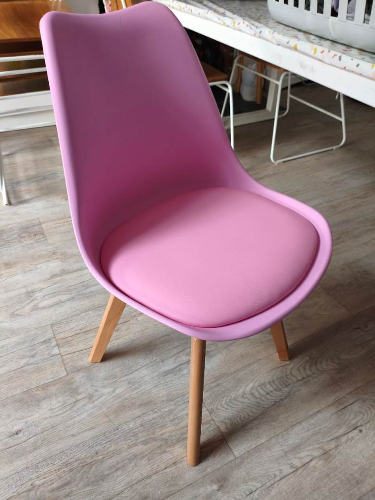 image for Beautiful pink Chairs x4