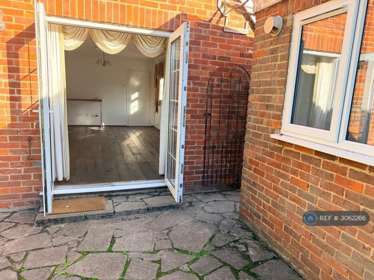 1 bedroom in Ford Lane, Sevenoaks, TN15 (#3062266)