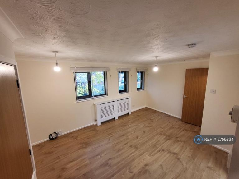 1 bedroom house in Haig Drive, Slough, SL1 (1 bed) (#2759834)