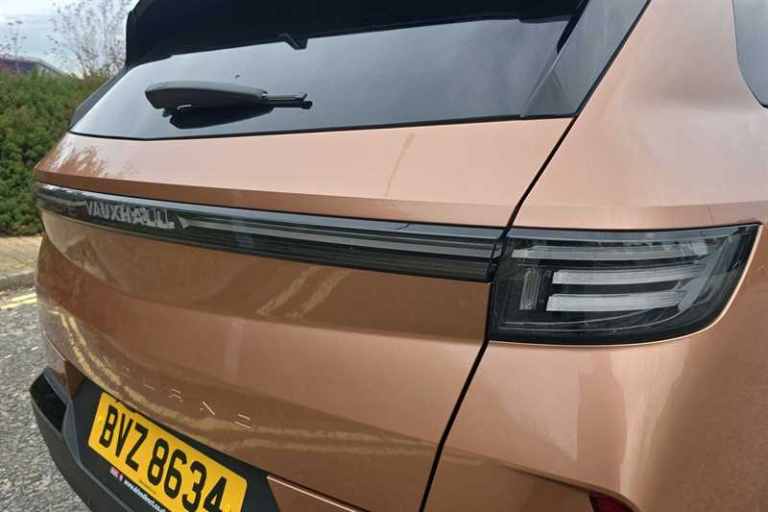 2025 Vauxhall Grandland 1.2 Hybrid [136] Ultimate 5dr e-DCT6 [Pan Roof] HATCHBACK PETROL Automatic