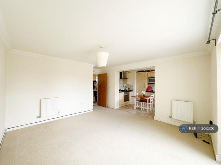 2 bedroom flat in Kelling Way, Broughton, Milton Keynes, MK10 (2 bed) (#3012106)