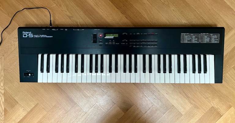 Roland D-5 Multi Timbral LA Synthesizer