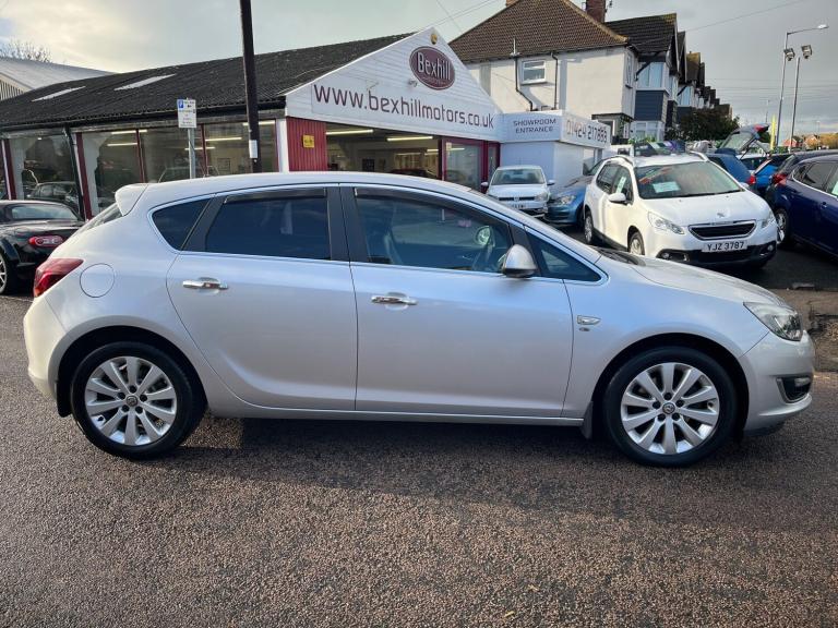 2013 Vauxhall Astra 2.0 CDTI ELITE Hatchback Diesel Manual
