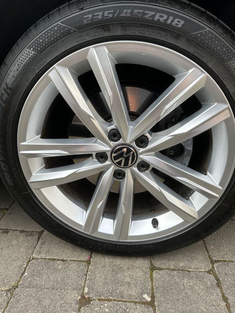 Set of 4 VW Dartford 18” Wheels with Tyres. Passat B8