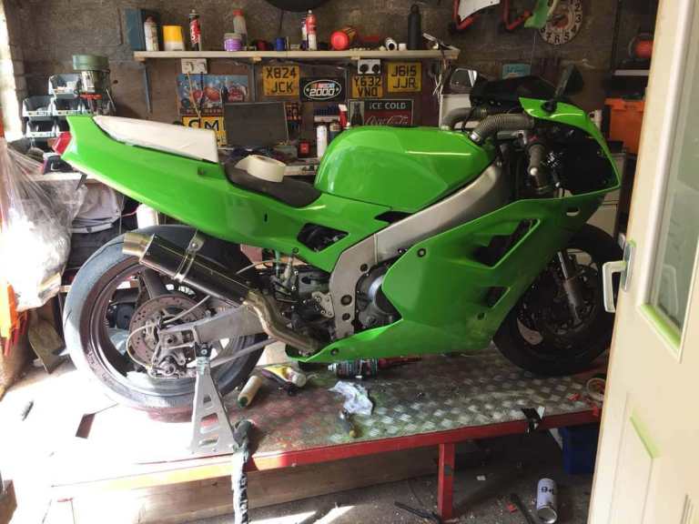 Kawasaki zxr 400. FREE BIKE!