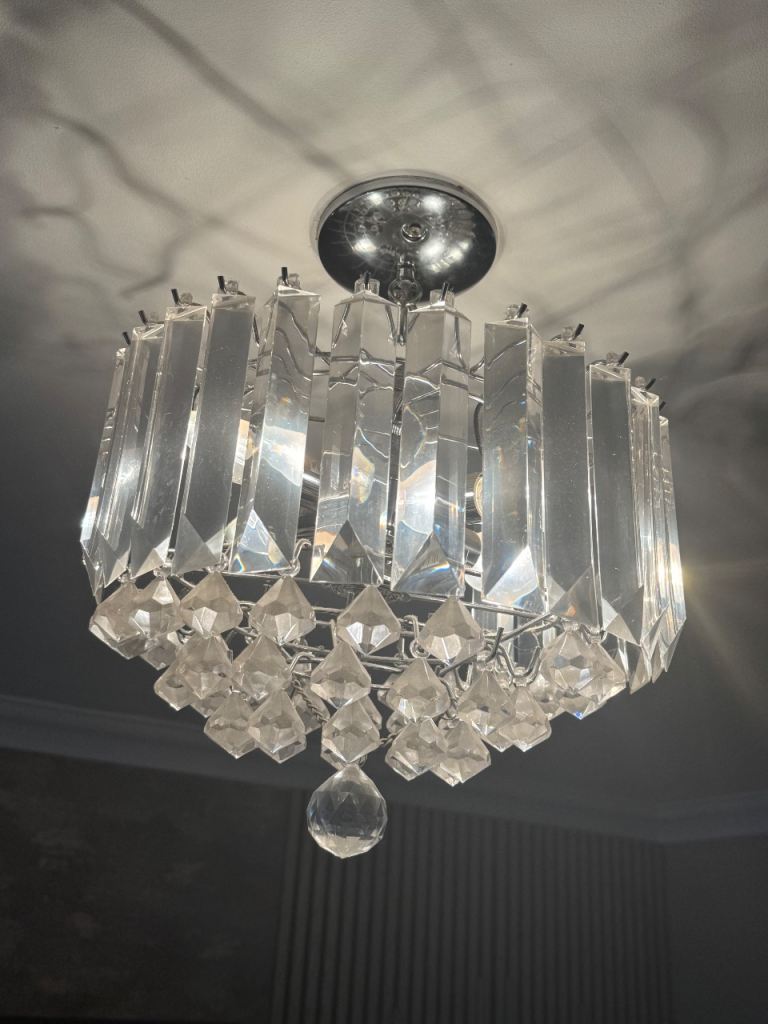 Stylish Crystal Ceiling Light Chandelier – Good Condition