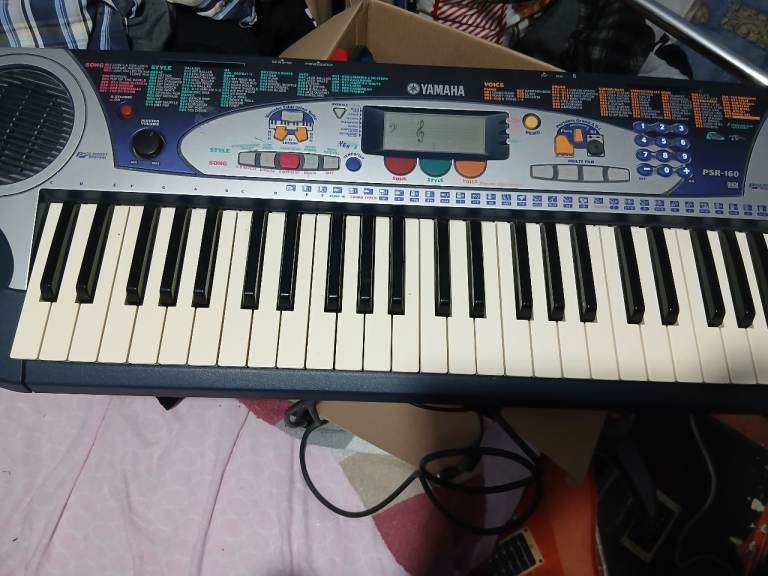 Yamaha PSR-180 Electronic Keyboard – Good Condition