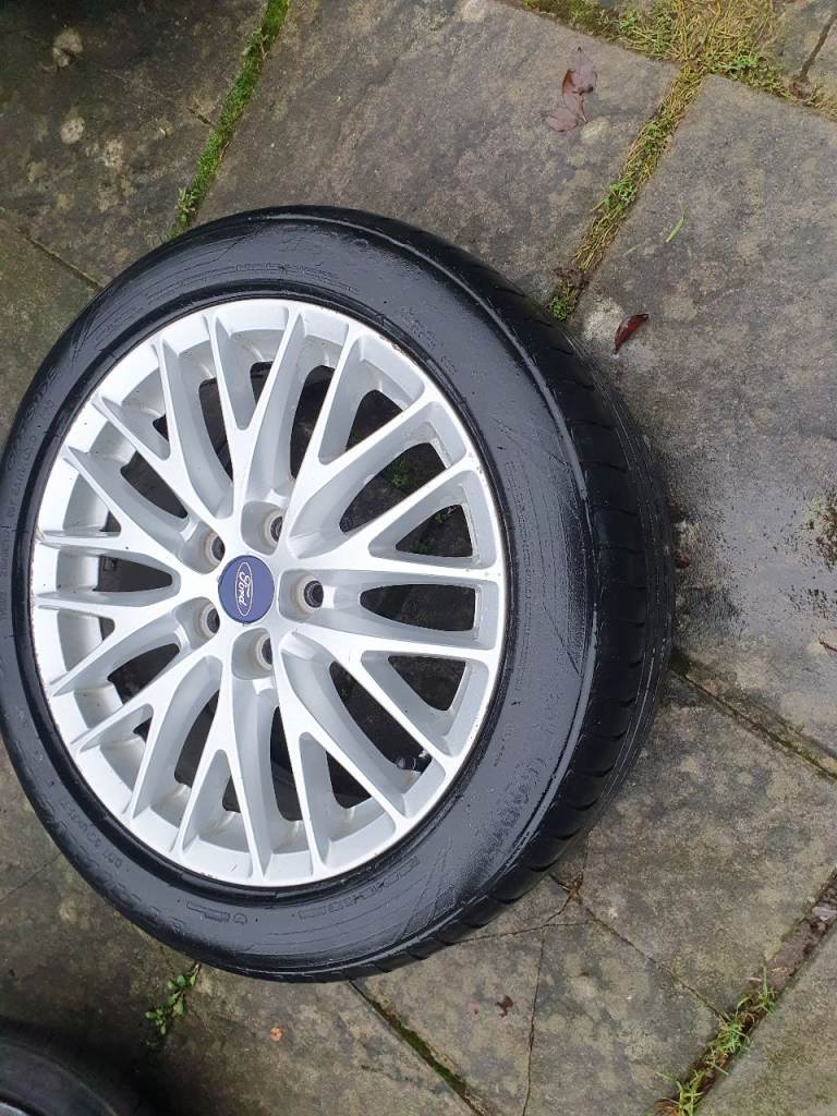 17''FORD ALLOY WHEEL PCD 5x108 in very good condition no cracks no buckles no welds