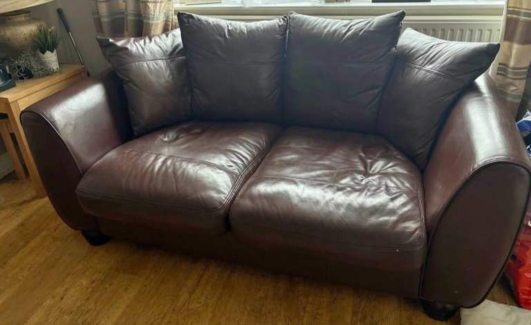 Scs real leather sofa set (can deliver)