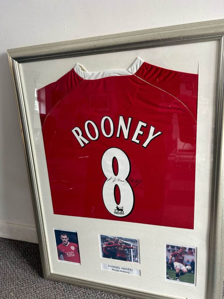 WAYNE ROONEY SIGNED MANCHESTER UTD FOOTBALL SHIRT + CERTIFICATE
