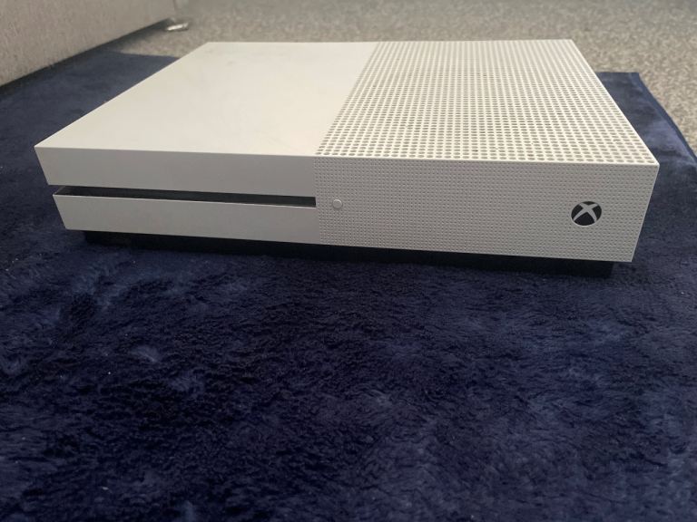 Xbox One S Console – White, Good Condition