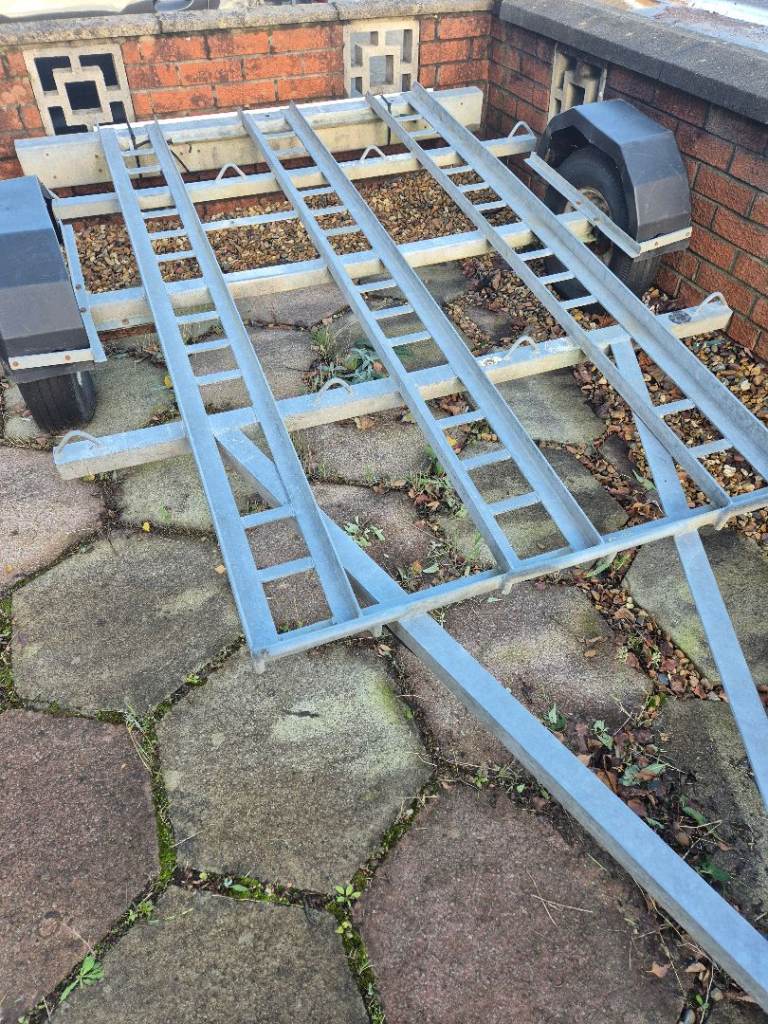Motorbike recovery trailer  swaps for a ssb cb setup.