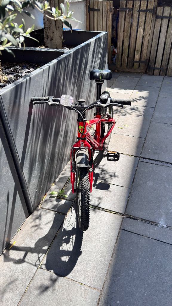 Frog Kids Bike – Red, Good Condition
