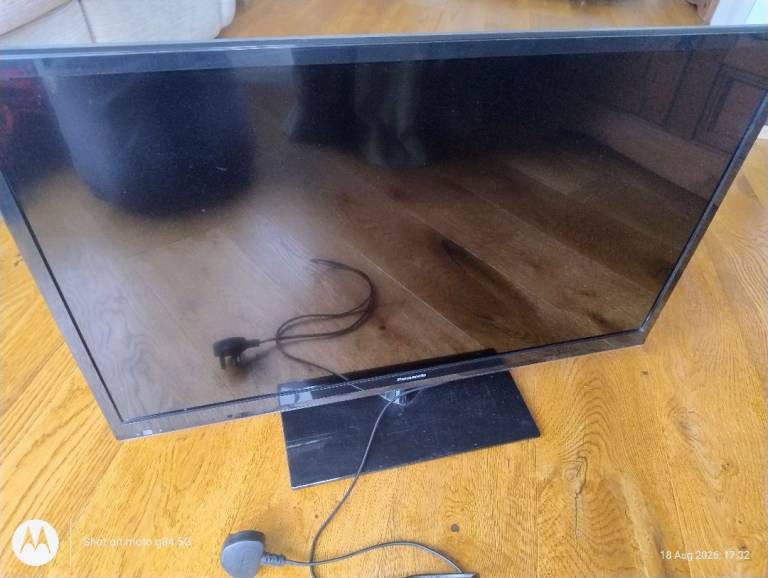 32" television 