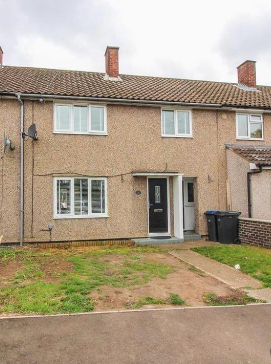 ✨ room available for a working couple in a clean, friendly shared home in Harlow.